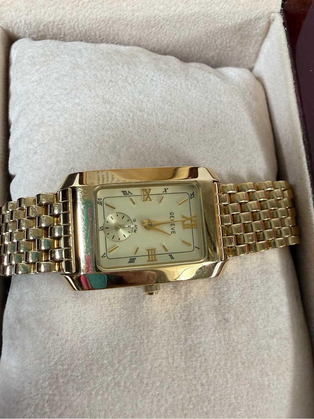 Vintage GENEVE Gold Tank Watch Rectangular Old Money Aesthetic w/ Box - Picture 4 of 9